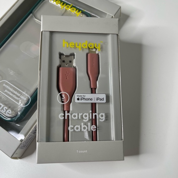 heyday Apple iPhone 12/iPhone 12 Pro Case. heyday USB-A Round Cable - Picture 3 of 11